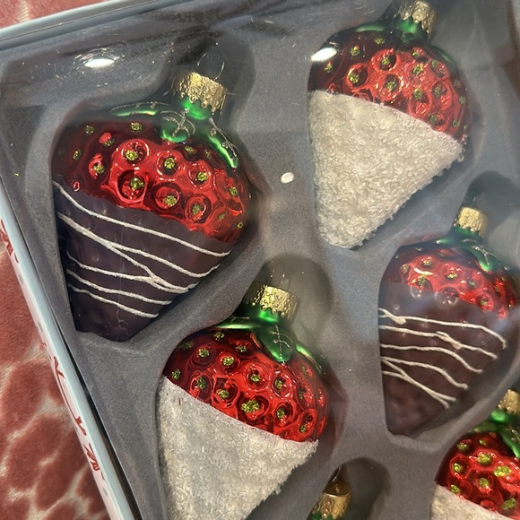 Sugarplum dreams chocolate covered strawberries ornaments glass set of 6 - Picture 2 of 7